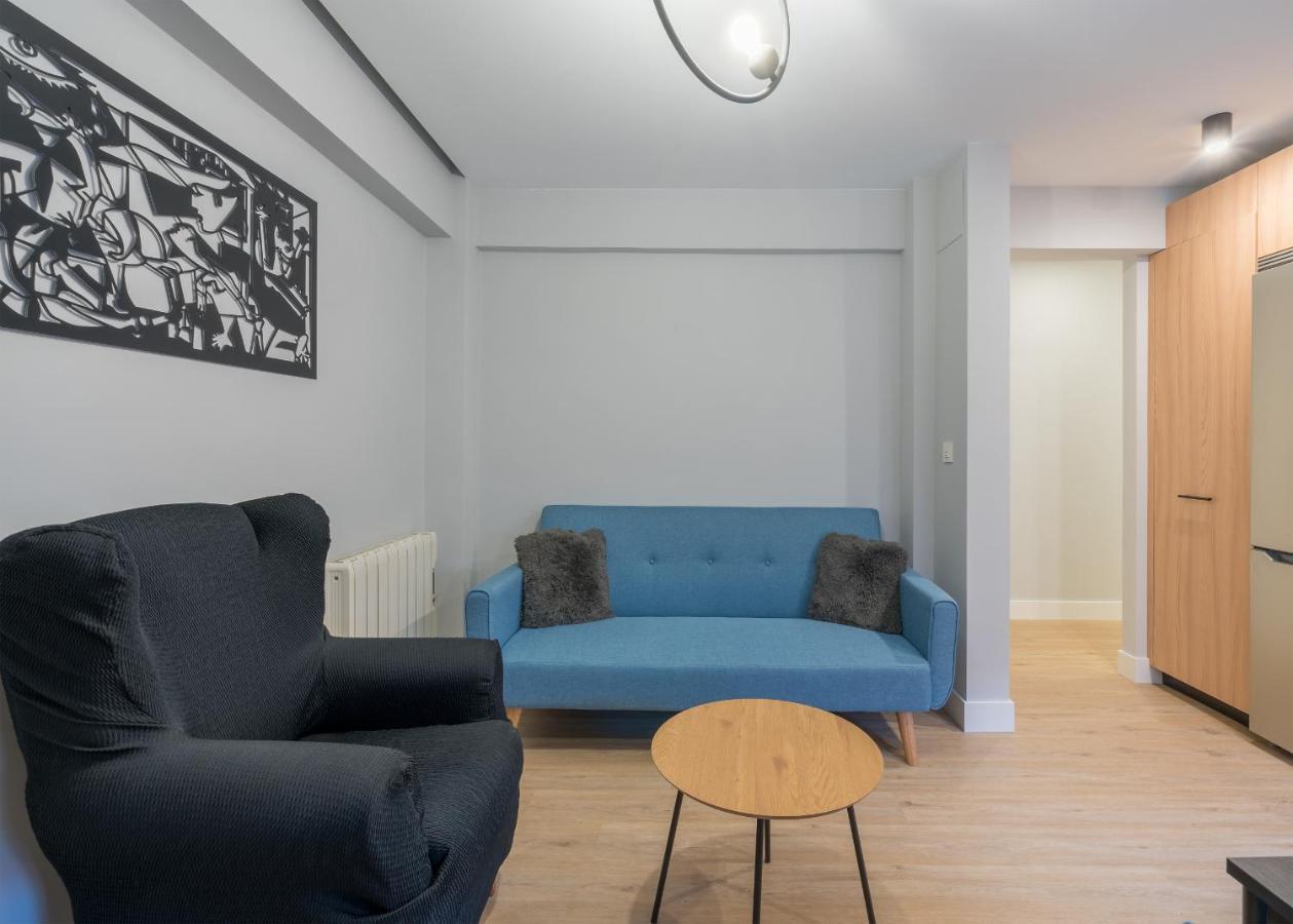 Villa Hita Apartment By People Rentals Bilbao Eksteriør billede